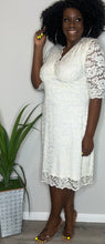 Load image into Gallery viewer, LANE BRYANT PLUS SIZE WEDDING DRESS Size 2X
