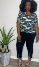 Load image into Gallery viewer, Arizona Jean Co Button Down Camo Top (XXL)
